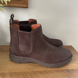 Vionic Water Resistant Brown Boots